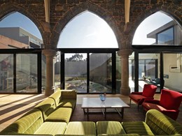 Glass connects old and new at Collingwood house