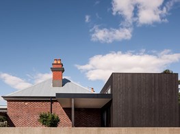 A breezy alteration to a century-old heritage-listed home
