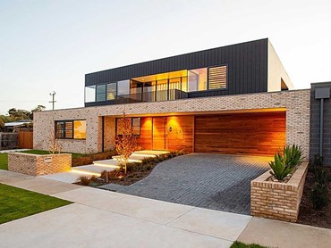 The Torquay house featuring Petersen D72 bricks