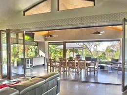 Indoor-outdoor living with Paarhammer bi-fold doors