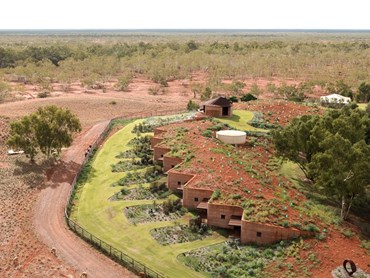 2016 Arch Daily Building of the Year Housing winner: The Great Wall of WA, Australia by Luigi Rosselli. Photography by Edward Birch
