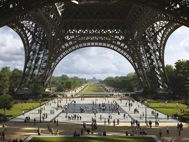 Eiffel Tower green corridor (Image by MIR)
