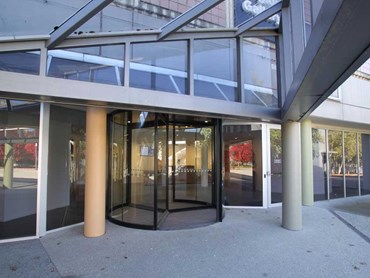 Energy efficient and elegant Tourniket revolving doors at Orange Gallery