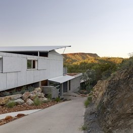 Big hat over an Esky: Desert House by Dunn & Hillam architects a real cool place to live in