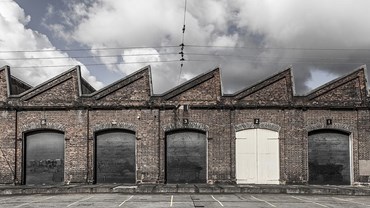 Sydney’s Carriage Works has been used as a repair workshop an upholstery trimming workshop, a blacksmith shop, an aircraft repair workshop and arts centre, all the while retaining its distinctive brick façade.  Photography by Vin Rathod. Source: throughvinslens.com