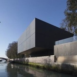 Denton Corker Marshall’s black/white box complete: new Australian Pavilion at Venice Biennale