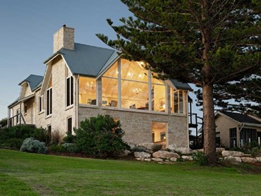 The beachside cottage with Paarhammer windows and doors
