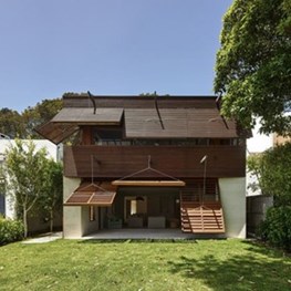 Andrew Burges Architects balance old, new and private with Pittwater House