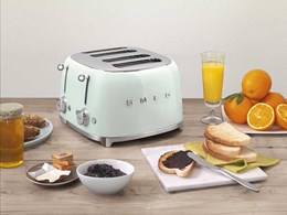 Smeg 4-slot toasters for family breakfasts 