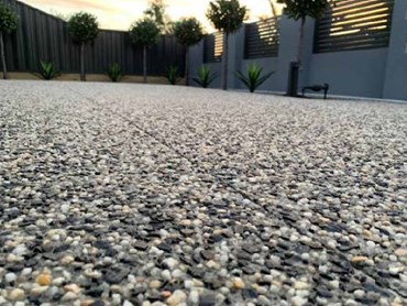 Half Moon (Victoria) Exposed driveway featuring a salt and pepper look