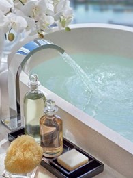 Australia’s most luxurious hotel chooses bespoke bathware from Apaiser
