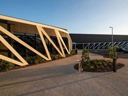 The award winning Oakleigh Recreation Centre by dwp
