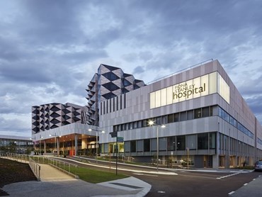 Fiona Stanley Hospital &ndash; Main Hospital Building by HASSELL, Hames Sharley and Silver Thomas Hanley. Photography by Peter Bennetts
