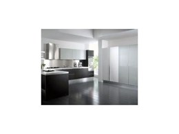 Satin polyurethane and glossy polymeric kitchen cabinets from Cubopac 