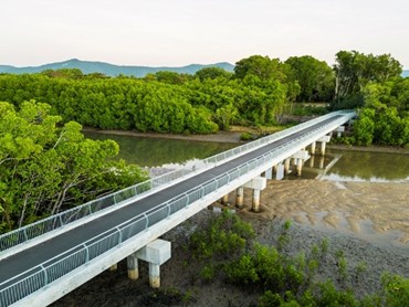 Moddex’s Bridgerail bridge barriers along the Barr Creek Bridge 