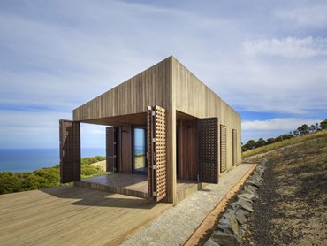 Residential Exterior Award: Moonlight Cabin by Jackson Clements Burrows. Photography by JCB