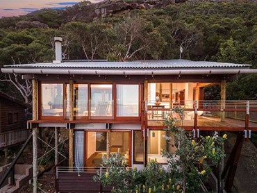 Killcare Beach Retreat rests on 43 poles, anchored in sandstone, and is a marvel of construction